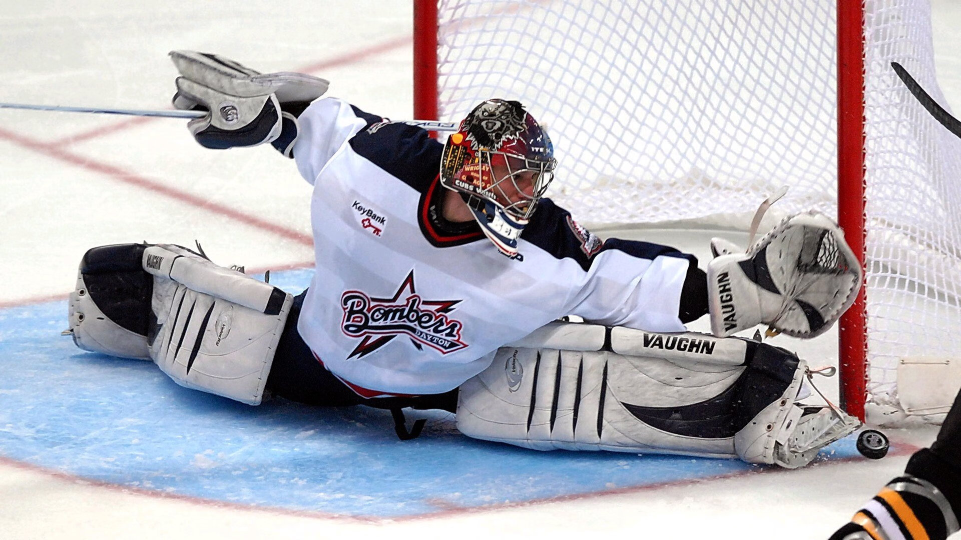 九游体育直播-_全民冰上运动：滑冰、冰球普及运动新高潮_，冰上运动速滑好还是冰球好