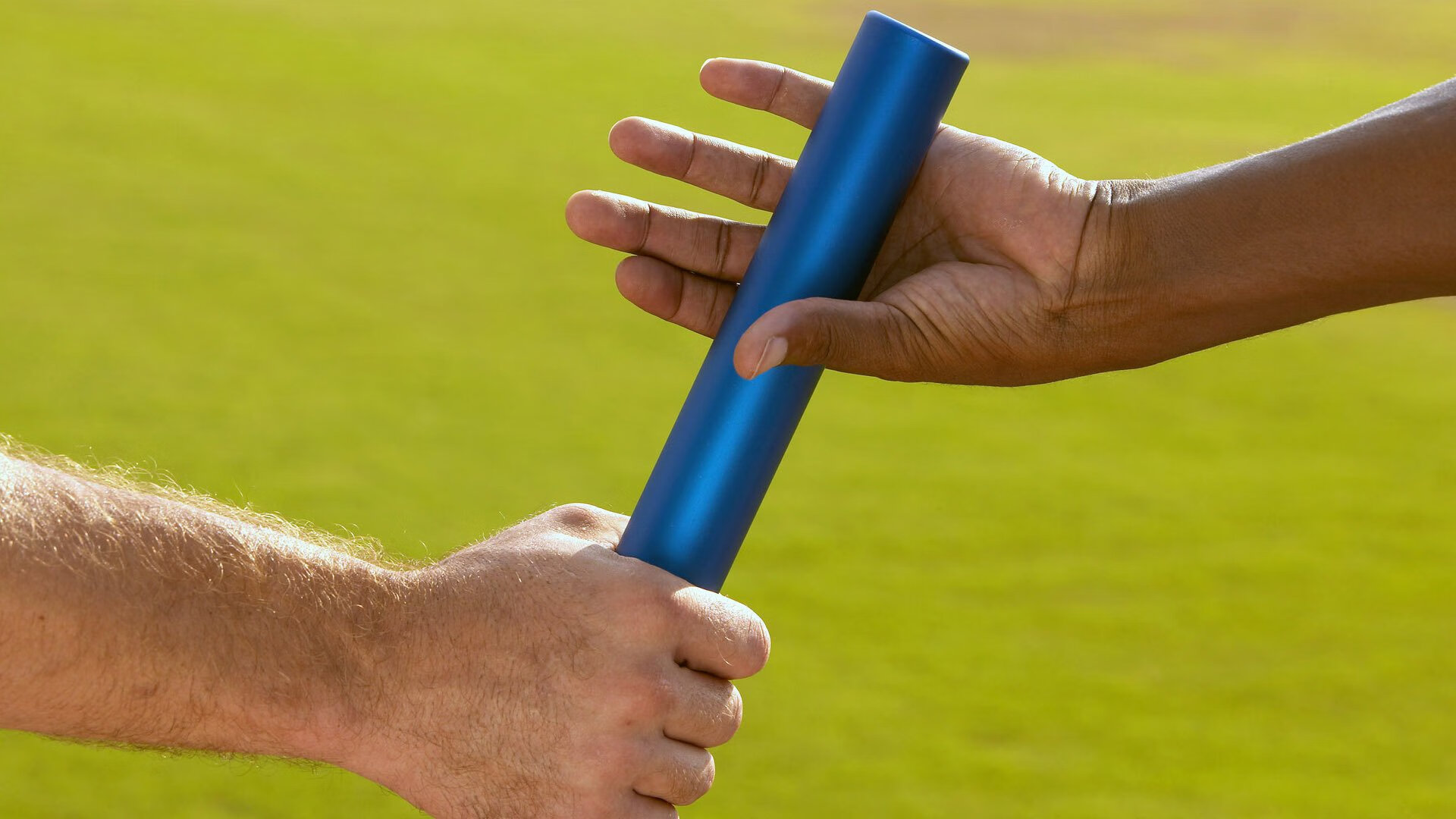 九游娱乐网站-惊险或喜悦：比赛中的突发意外，惊险和刺激的意思一样吗